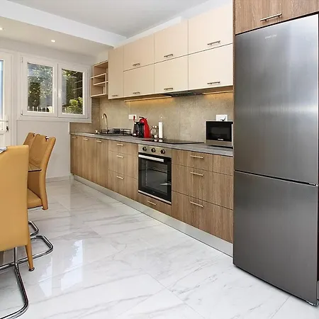 Garitsa Gem Apartament *